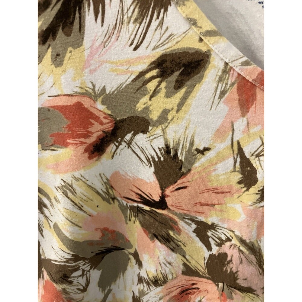 NWOT Basic Editions Women's Floral V-neck Tee Multi color Size XXL - Picture 4 of 5